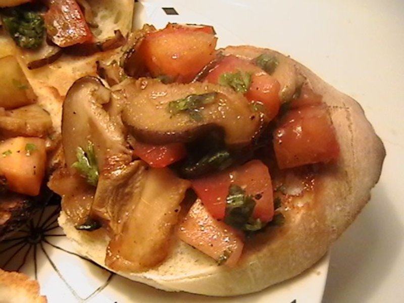 tartine-aux-champignons-de-paris-et-poivrons