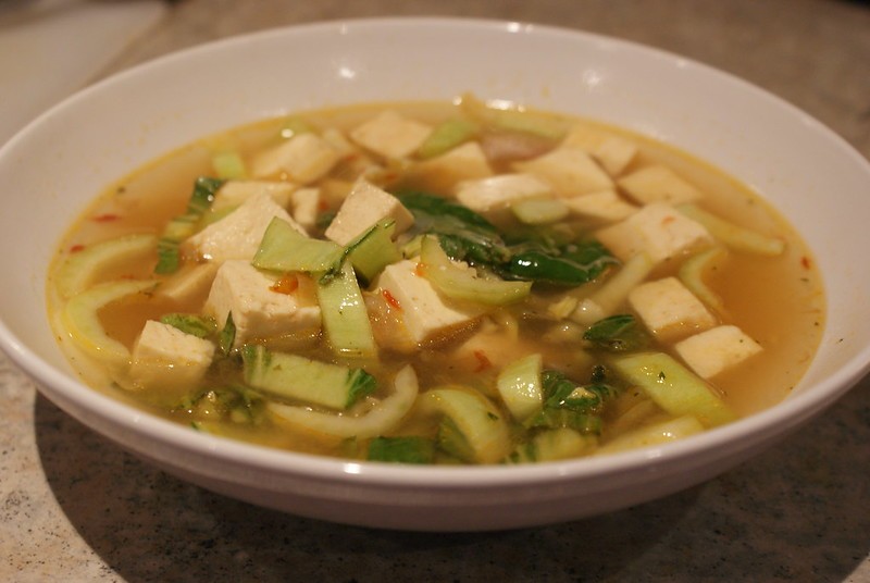soupe-au-bok-choy-aux-champignons-de-paris-et-au-tofu