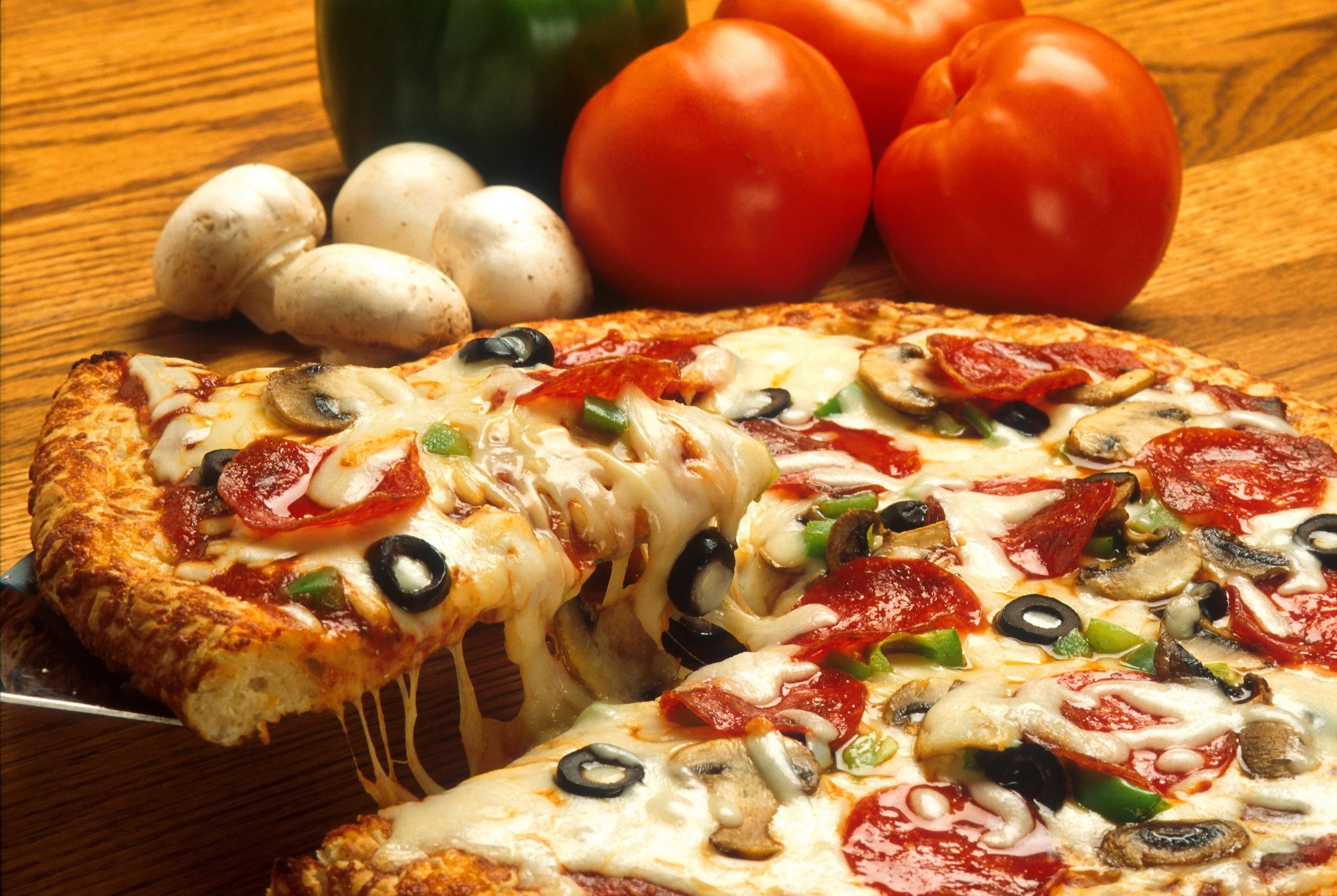 Pizza Pepperoni Champignons - La Recette Classique