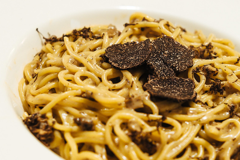 Spaghetti à la Truffe Noire et Crème Parmesan
